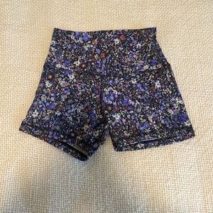 Lululemon Align 4” short - size 4